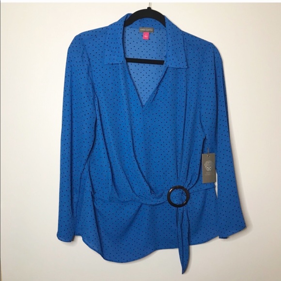 Vince Camuto Long Sleeve Belted Top - Size: S - Picture 3 of 16